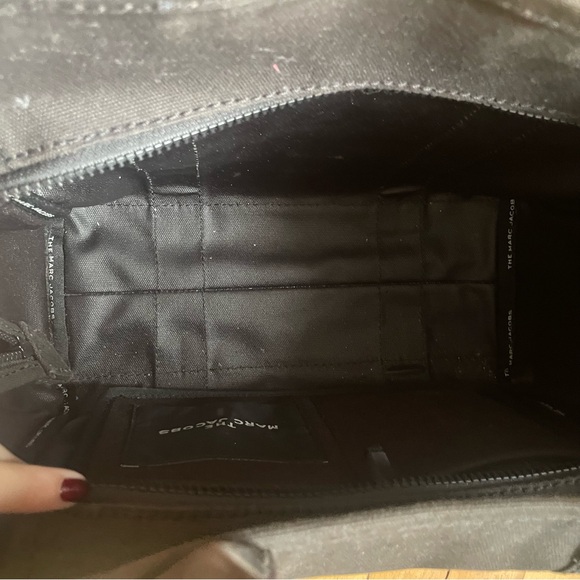 Marc Jacobs Medium The Tote Bag - Picture 3 of 5